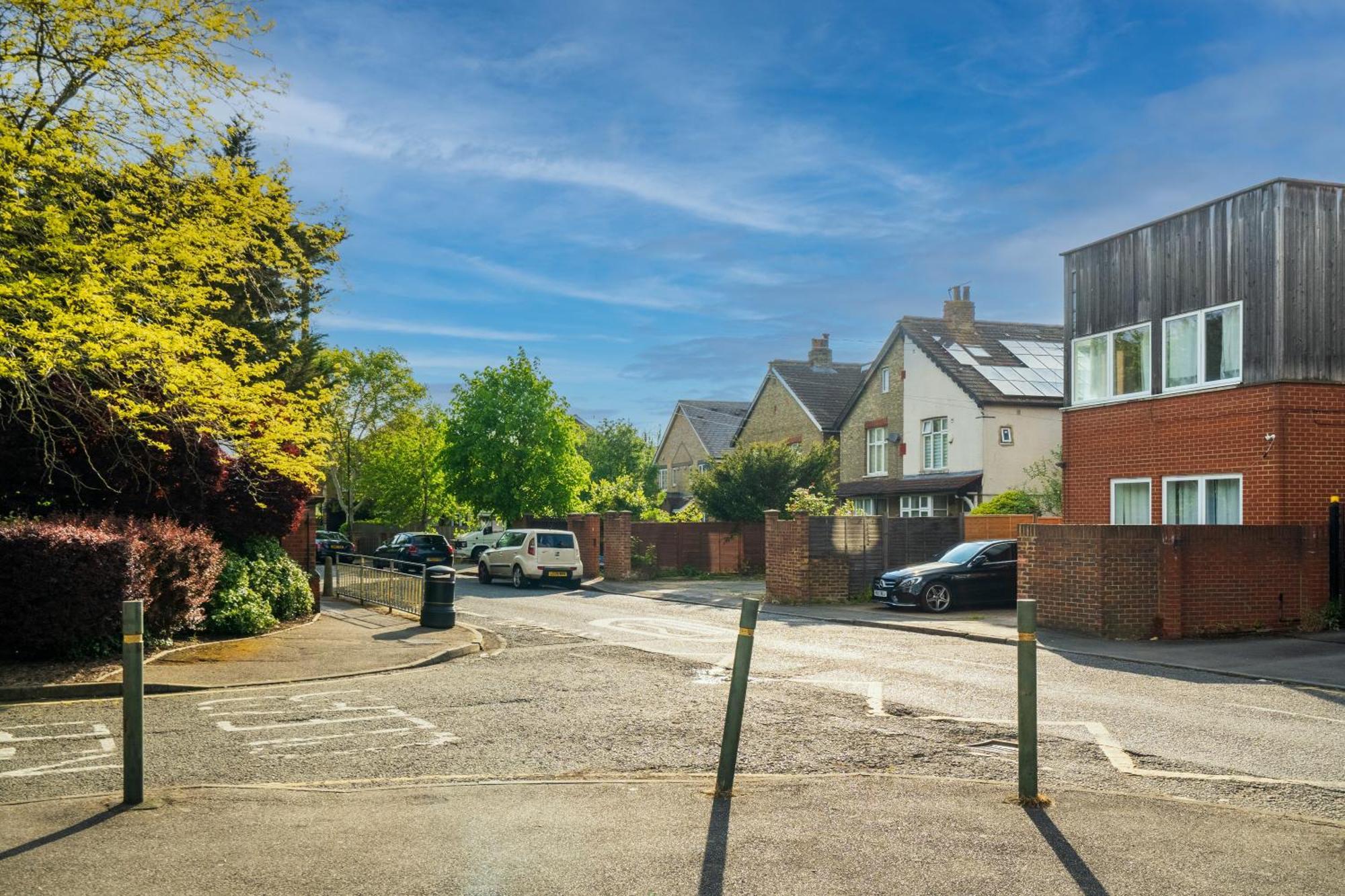 Modern 2 Bedroom Apartment In Mitcham, London Bagian luar foto